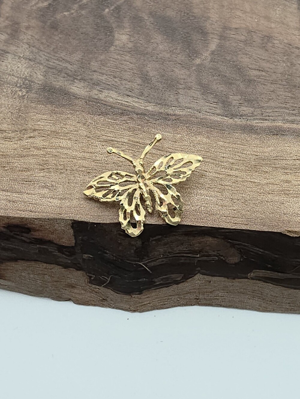 Vintage 90s Y2K 14k Gold Dainty Diamond Etched Butterfly Pendant Minimalist